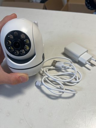 Cámara Vigilancia WiFi + Cargador