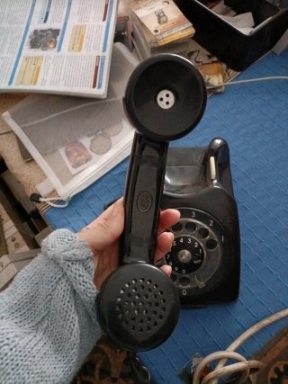 Teléfono antiguo Ericsson LM negro