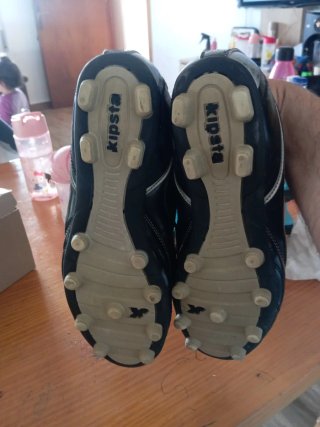 Botas de fútbol negras