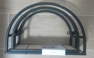 Estantería semicircular metálica
