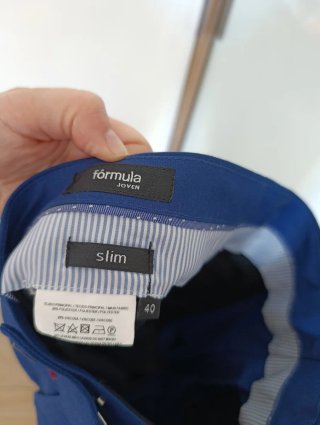 Traje azul marino para ocasiones especiales