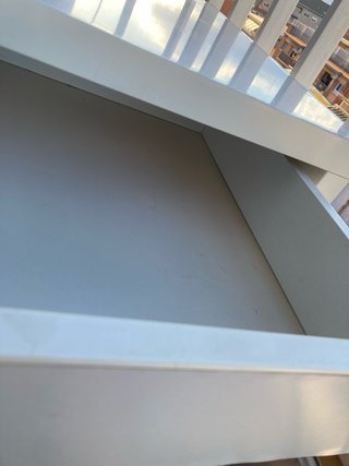 Mesa escritorio Eastpak blanca pequeña