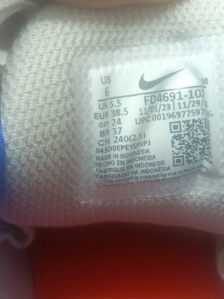 Scarpe Nike Tg 38.5 Nuove Unisex