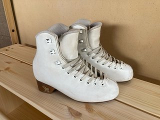 Confezione da 2 paia di pattini Venus Risport 220 e 225