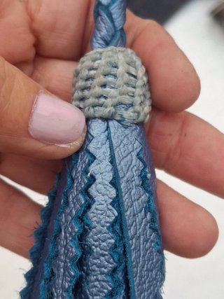 Llavero Cuero Hecho a Mano Azul