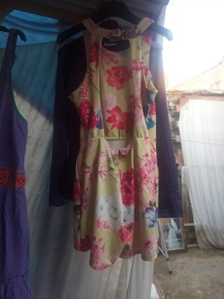 Mono corto floral chica talla S