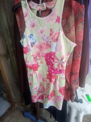 Mono corto floral chica talla S