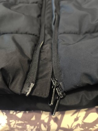 Chaquetón negro con capucha 13/14 años