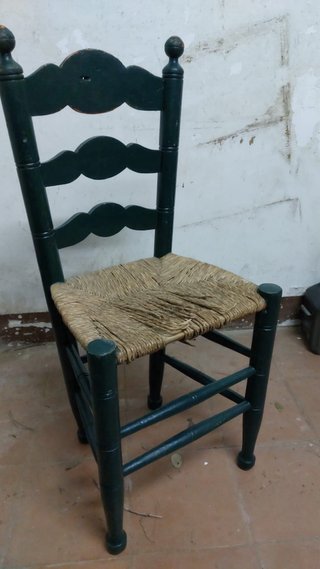 16 Sillas Madera y Mimbre, 8 bien + 8 restaurar
