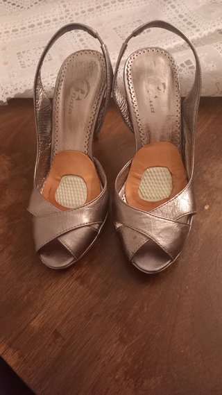 Sandalias tacón plateadas Talla 37