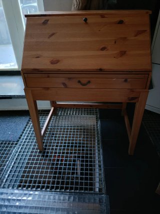Escritorio de madera clásico vintage con cajón