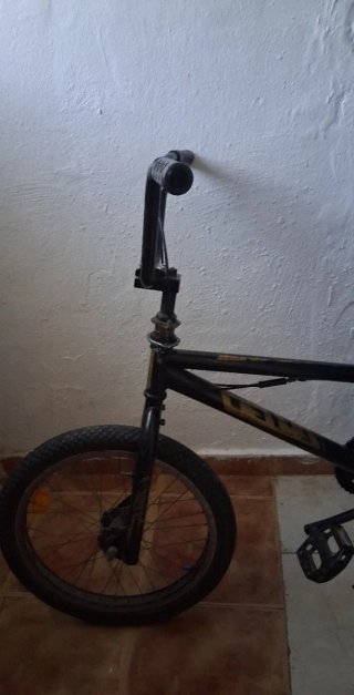Bicicletta BMX Avigo Black 20