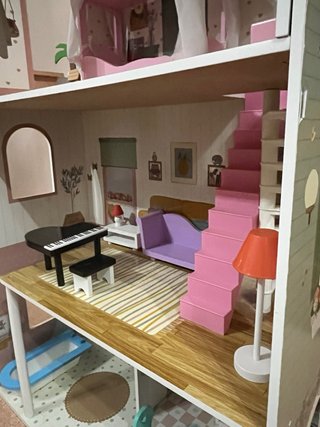 Casa de muñecas de madera