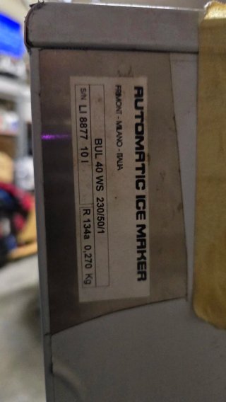 Máquina de cubitos de hielo profesional.