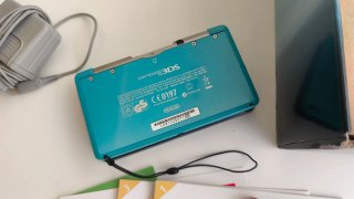 Nintendo 3DS Azul con Caja y Accesorios