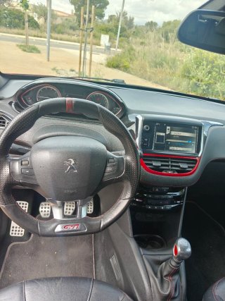 PEUGEOT 208 GTI THP 200