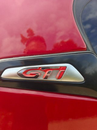 PEUGEOT 208 GTI THP 200