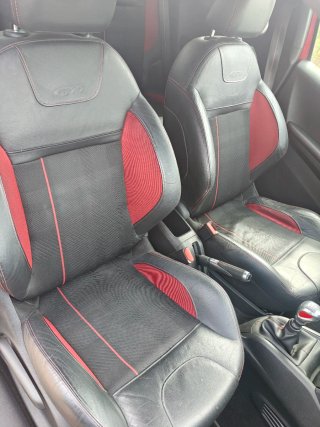 PEUGEOT 208 GTI THP 200