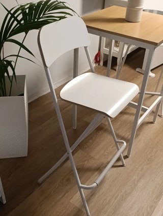 Mesa y 2 Sillas Plegables