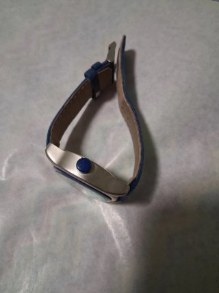 Reloj de Pulsera Azul y Blanco.