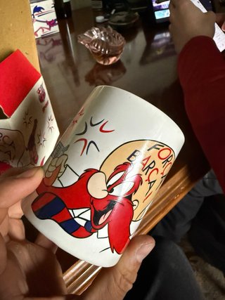 Taza Barcelona x Warner Bros. Cerámica