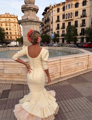 Traje de flamenca clavel beige