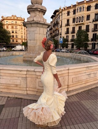 Traje de flamenca clavel beige