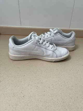 Nike Court Royale Blancas