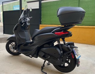 Piaggio Beverly 300 HPE DEEP BLACK AÑO 2024