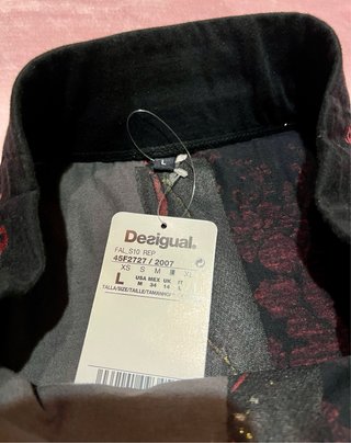Falda Desigual T/L negra, gris y roja