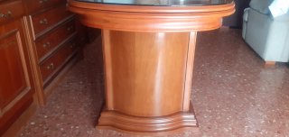 Mesa de comedor extensible.