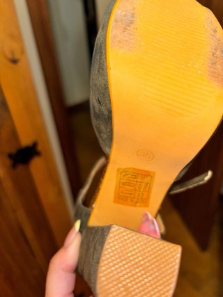 Lote 2 pares tacones talla 35