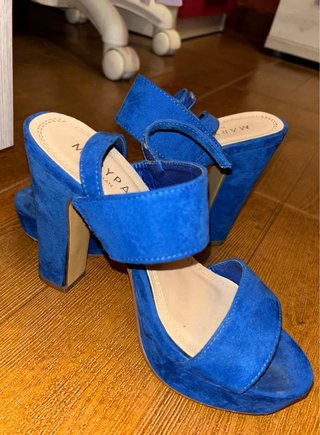 Lote 2 pares tacones talla 35