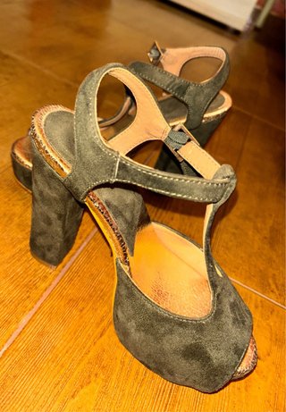 Lote 2 pares tacones talla 35