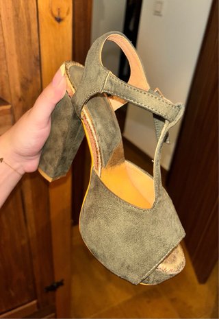 Lote 2 pares tacones talla 35