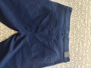Pantalones vaqueros azules chica + Camisa de regal