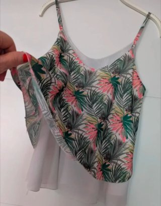 Blusas tirantes  Multicolor a 1,50€ unidad.