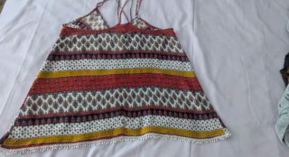 Blusas tirantes  Multicolor a 1,50€ unidad.