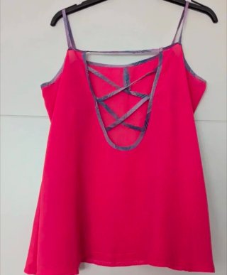 Blusas tirantes  Multicolor a 1,50€ unidad.