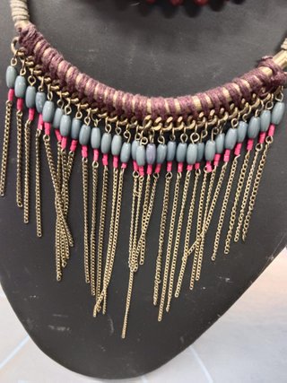 5 collares, colgantes diferentes, con material reciclado y cadena, observa las fotos