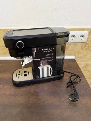 Cafetera Cecotec Cafelizzia 790 Black