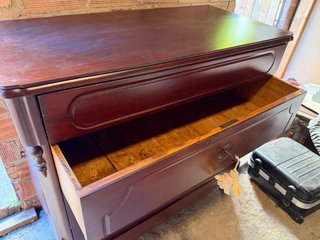 Muebles varios antiguos. Ver fotos.