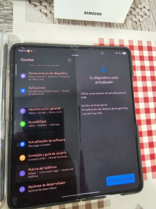 Samsung Galaxy Z Fold5 + Starter Pack