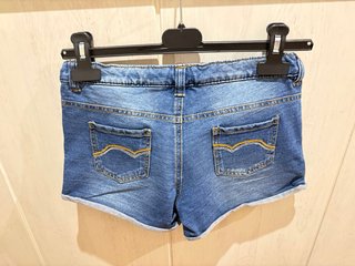 Pantalón corto vaquero elástico muy cómodo