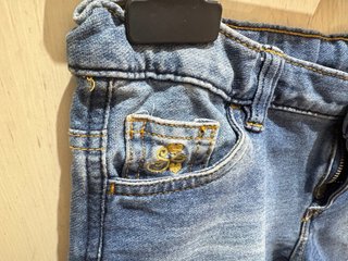 Pantalón corto vaquero elástico muy cómodo