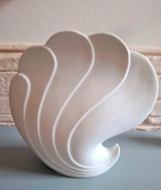 Vaso Seltmann Weiden a forma di conchiglia
