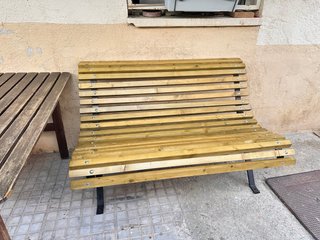 Banco de madera y metal para terraza