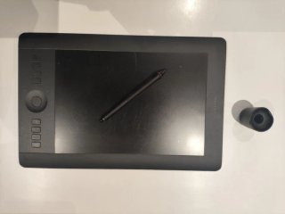 Tableta Gráfica Wacom Intuos Pro PTH-651