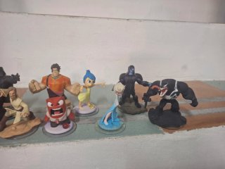 Lotto Statuette Personaggi Disney e Marvel