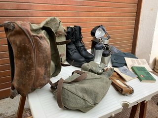 Equipo militar suizo antiguo